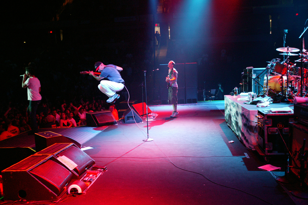 Audioslave performing live 09/24/2005 in Bakersfield, California